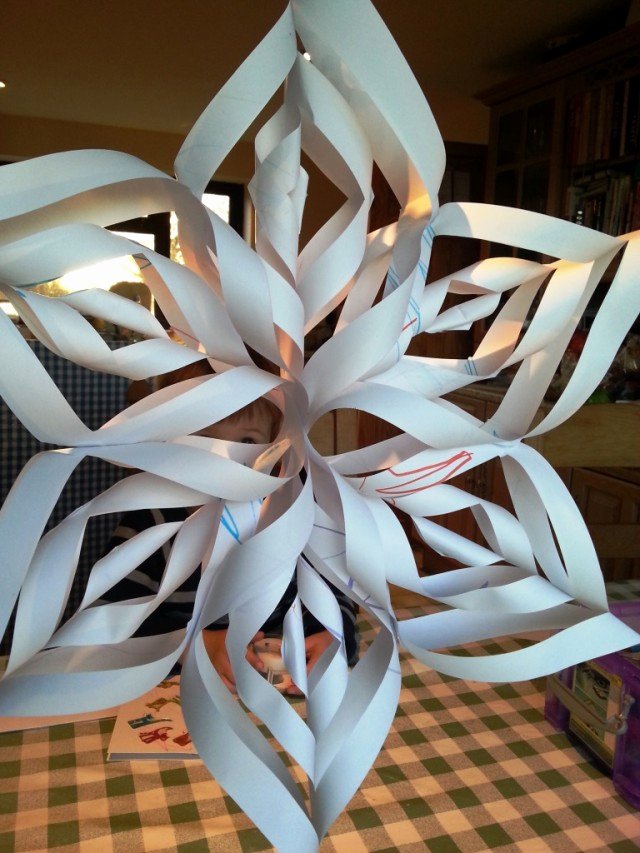 How to Make 3d Snowflakes Lovely How to Make A 3d Snowflake Bubbablue and Me